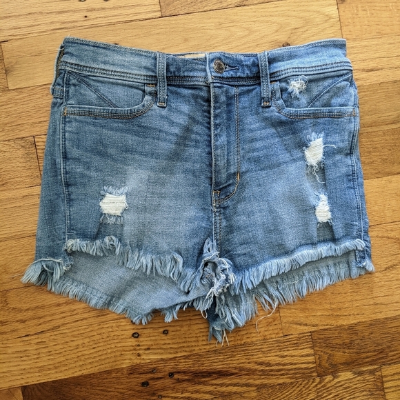 Hollister High Rise Jean Cut-Offs - Picture 1 of 7